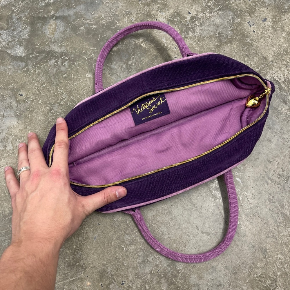 Victorias Secret Purple Velour Barrel Bag Gold Logo Y2K Heart Zipper Pull - Picture 3 of 6